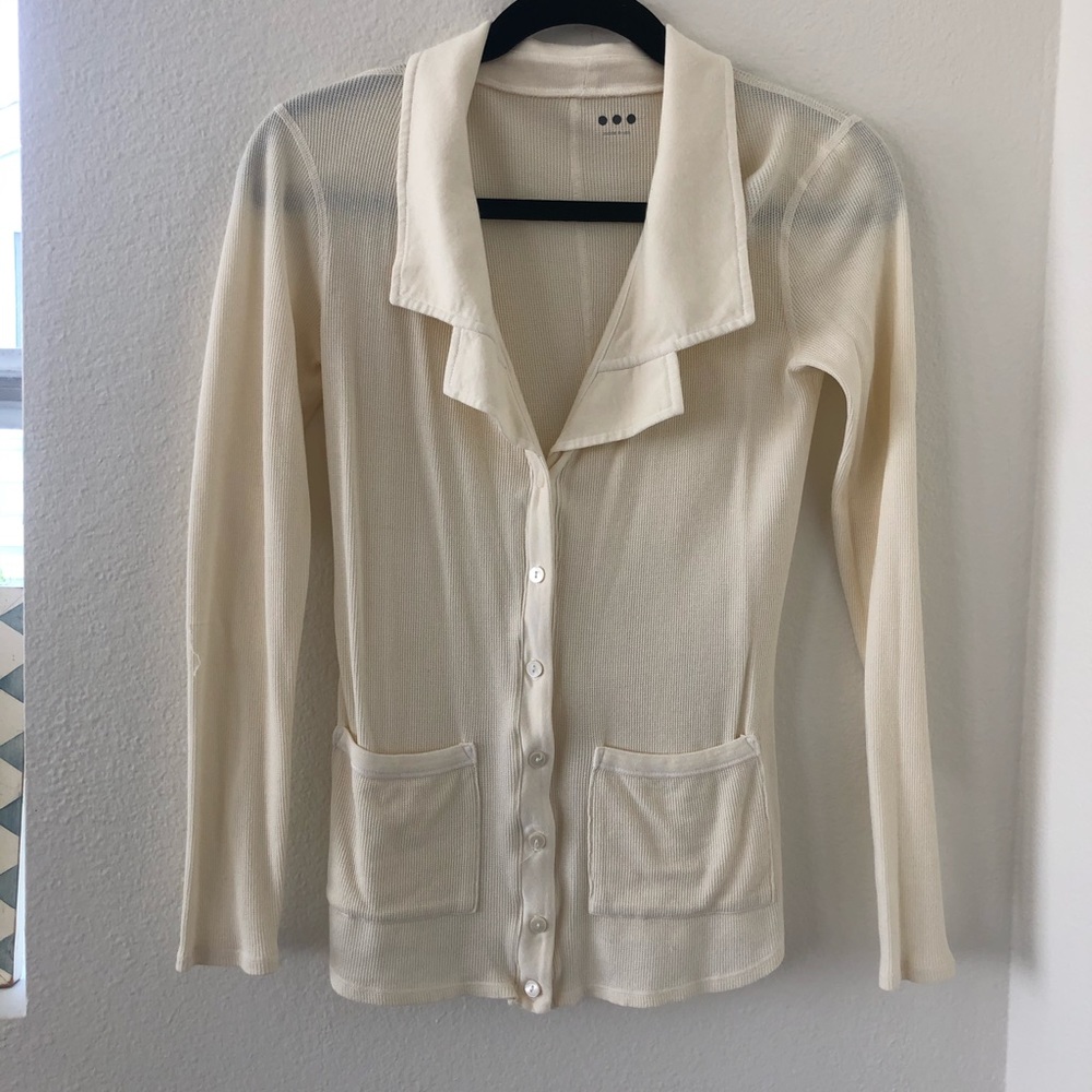 Three dots top